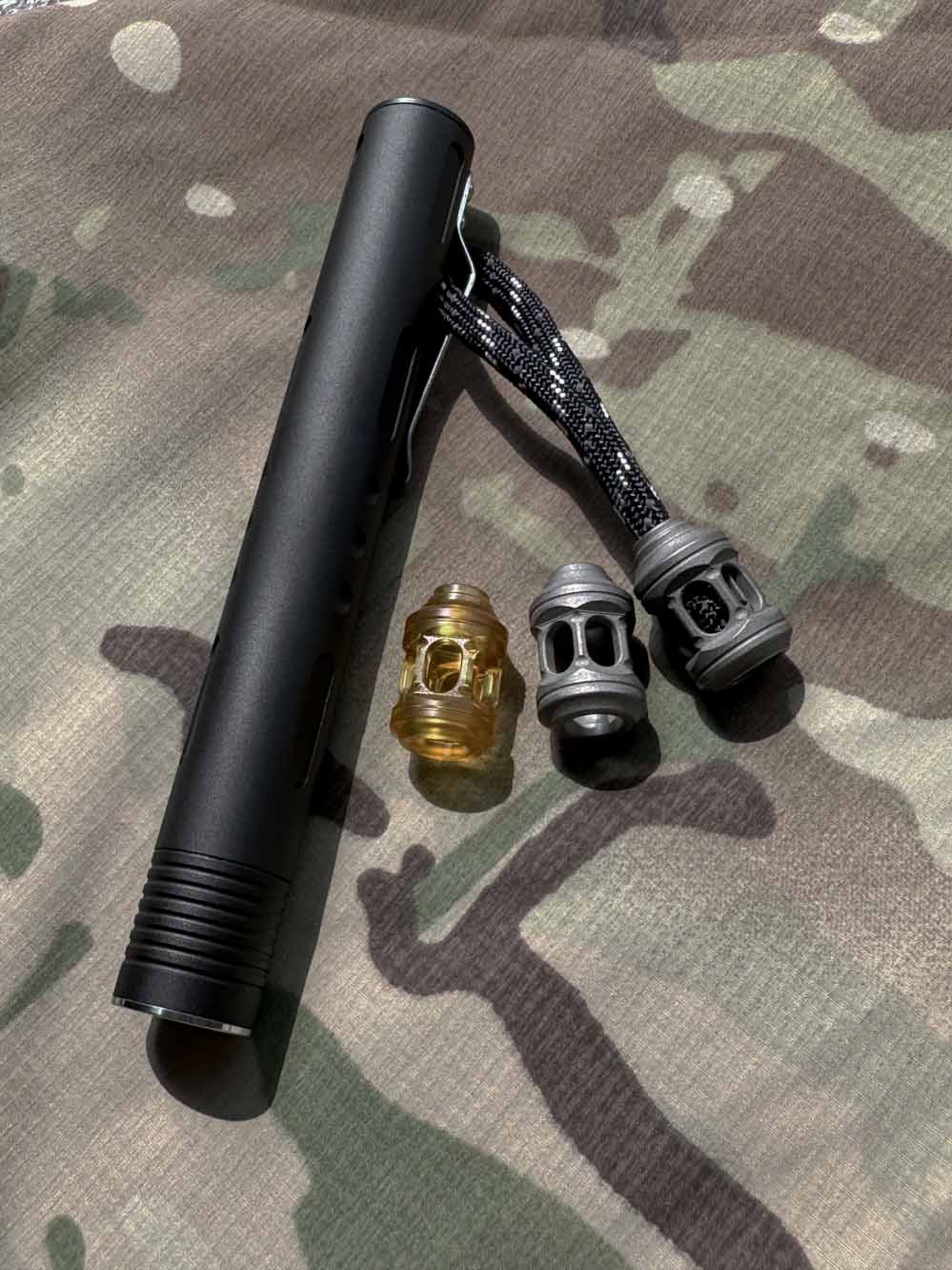 Lightning Bolt-Action Flashlight – EDC Aluminum Tactical Pen Light (AA  14500 Battery)