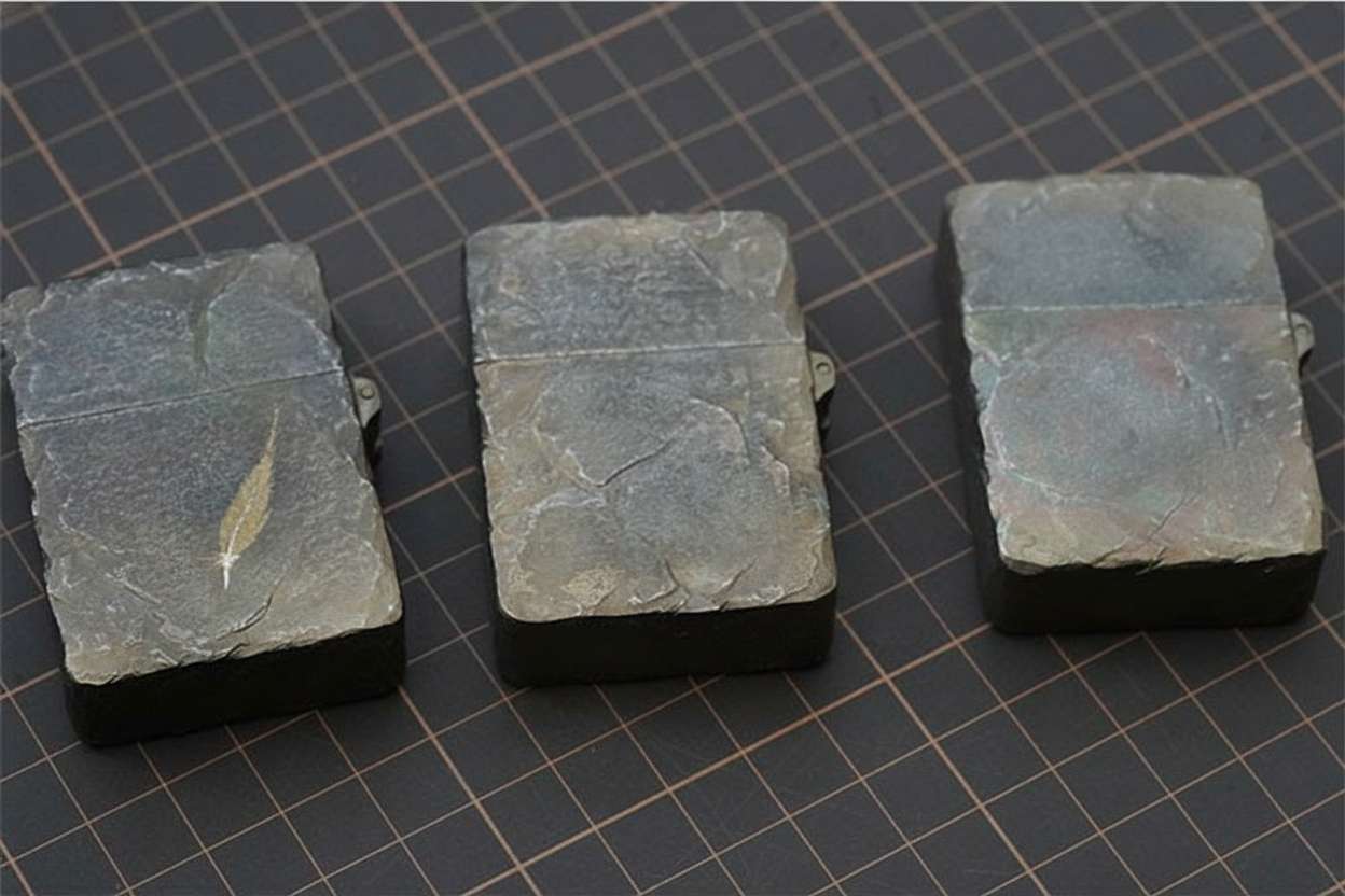 Titanium Alloy Handcrafted Stone-Texture Feather Lighter Case