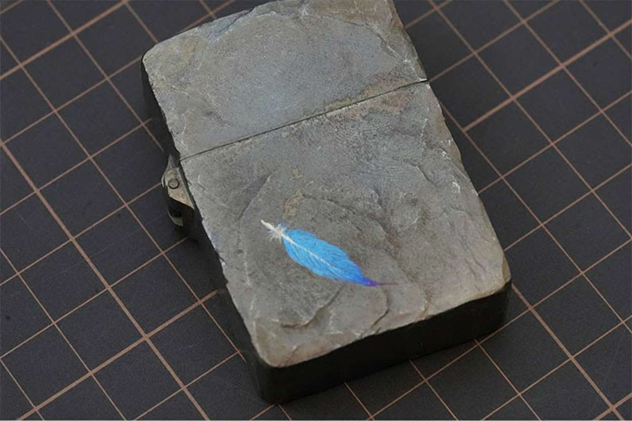Titanium Alloy Handcrafted Stone-Texture Feather Lighter Case